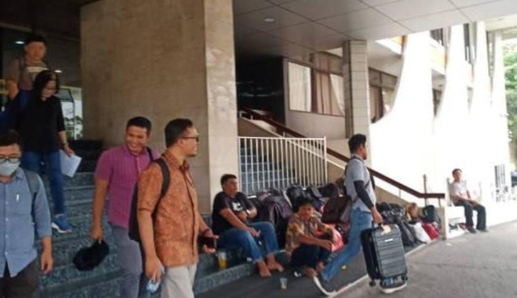 Koper Penuh Dokumen, Apakah KPK Bidik Mantan Gubernur Dan Kadis PUPR? 