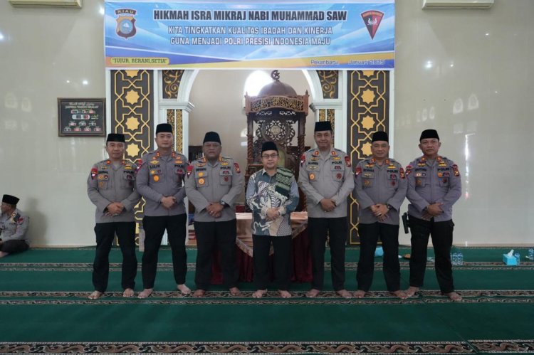 Brimob Riau peringati Isra Mi’raj 1446 H, Dansat : Tingkatkan Kualitas Ibadah dan Kinerja