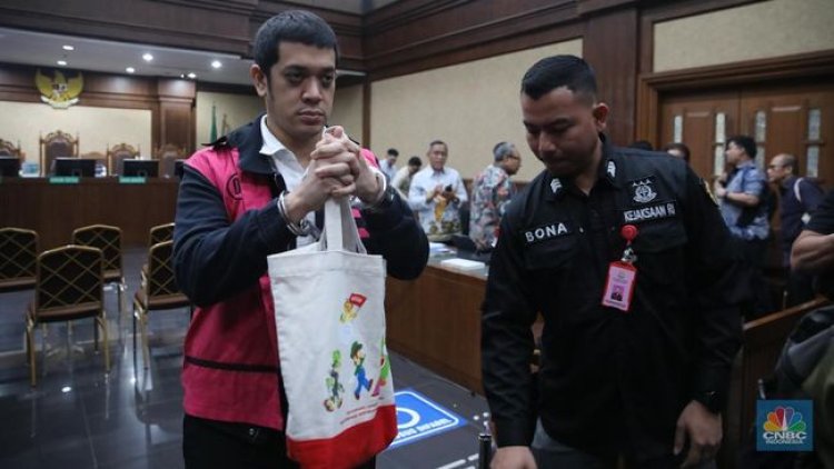 Korupsi Minyak Pertamina, Tuntutan 18 Tahun & 13,4 T Dinilai Tak Selaras dengan Dakwaan